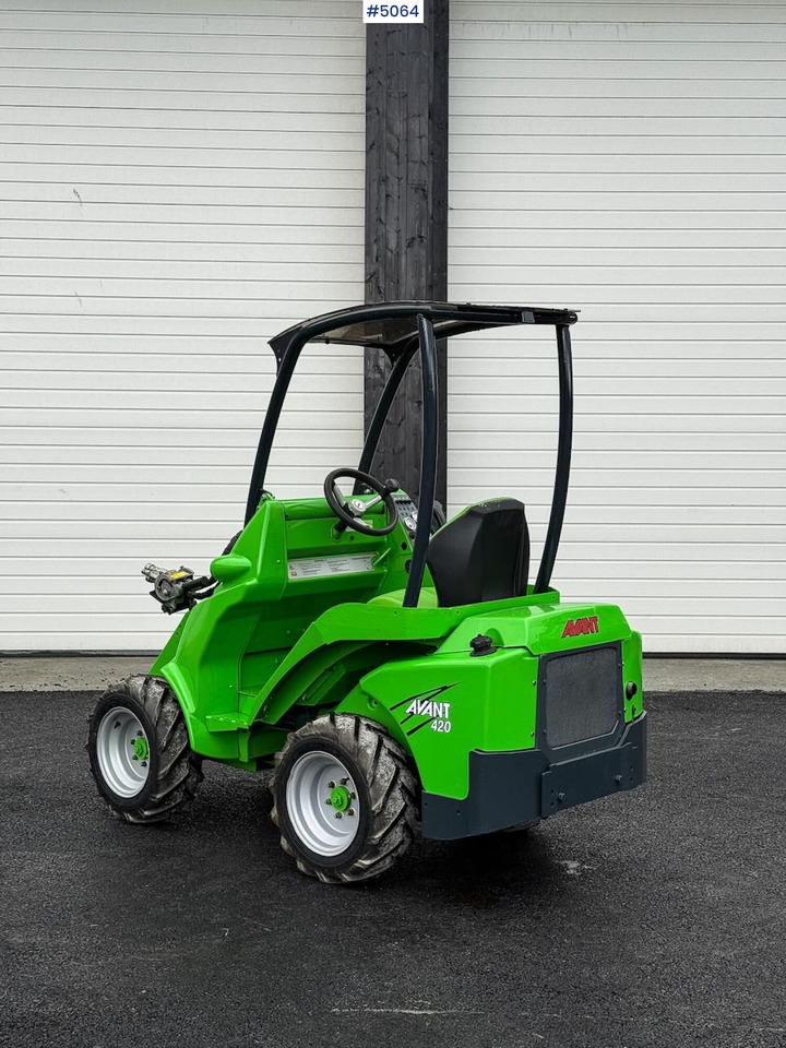2012 Avant M420 w/ bucket NEWLY SERVICED - Компактний фронтальний навантажувач: фото 3 2012 Avant M420 w/ bucket NEWLY SERVICED - Компактний фронтальний навантажувач: фото 3