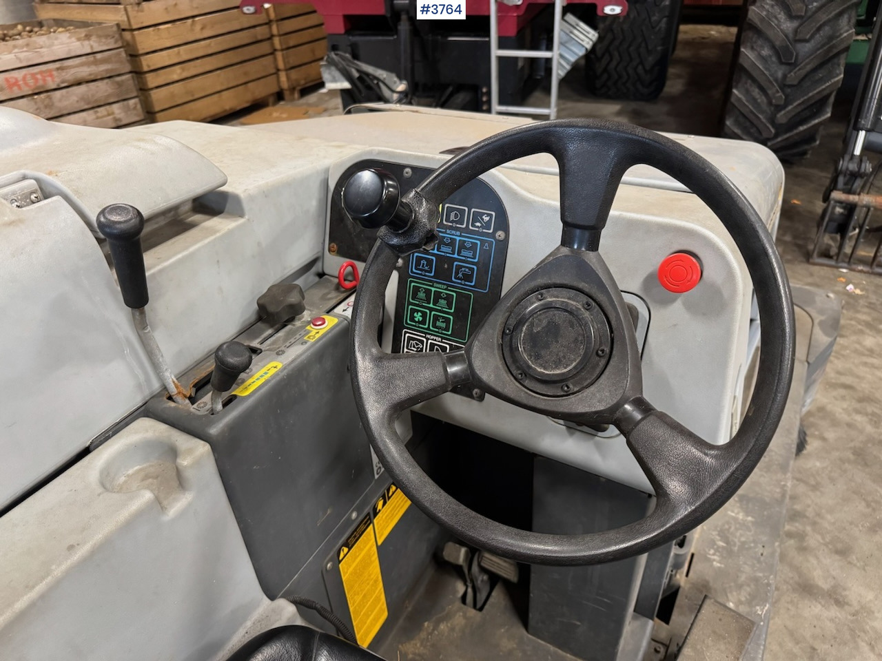 2012 Nilfisk CR 1200 broom and sweeper - Промислова підмітальна машина: фото 4 2012 Nilfisk CR 1200 broom and sweeper - Промислова підмітальна машина: фото 4