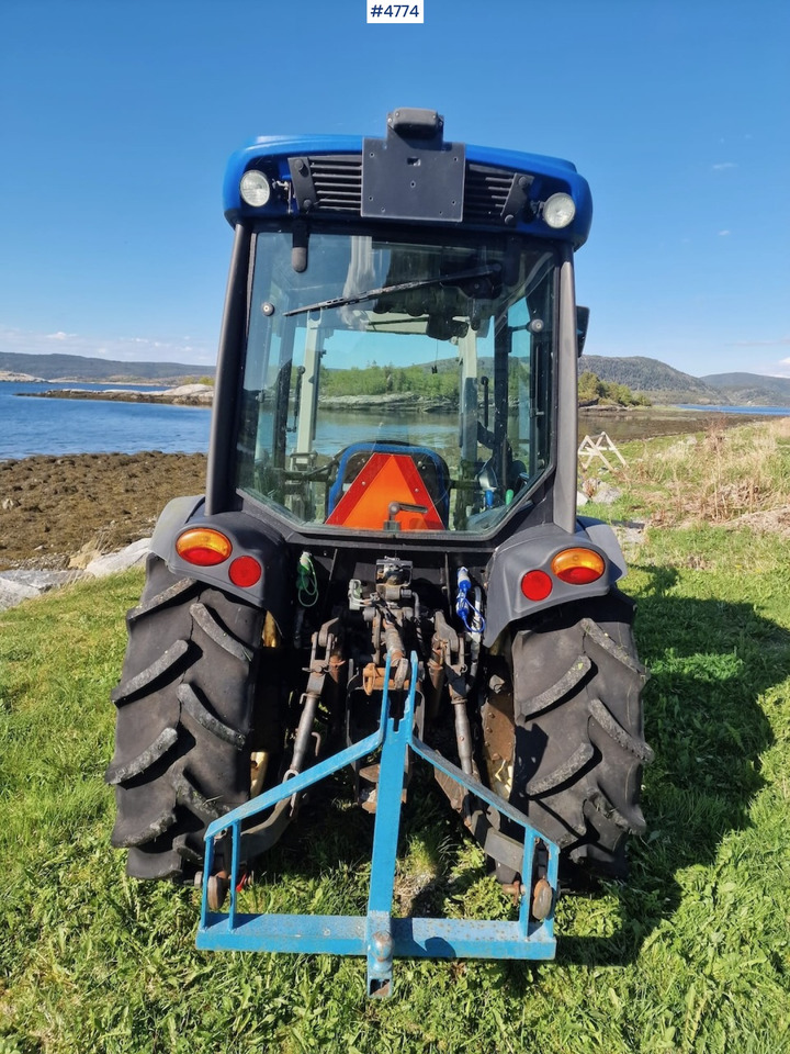 2013 New Holland T3020 w/ front loader, bucket & blade - Трактор: фото 4 2013 New Holland T3020 w/ front loader, bucket & blade - Трактор: фото 4