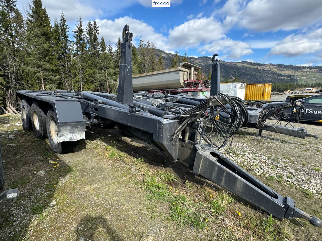 2015 Fliegl hook trailer - Низькорамна платформа причіп: фото 4 2015 Fliegl hook trailer - Низькорамна платформа причіп: фото 4