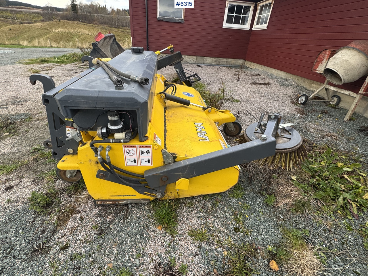 2016 VAMA 2000 Sweeping broom w/ side broom - Щітка дорожня: фото 5 2016 VAMA 2000 Sweeping broom w/ side broom - Щітка дорожня: фото 5