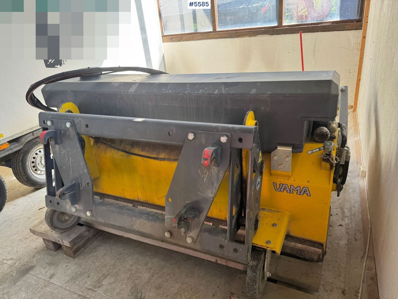2019 Vama EHK A 2000 sweeper with collector - Щітка дорожня: фото 4 2019 Vama EHK A 2000 sweeper with collector - Щітка дорожня: фото 4