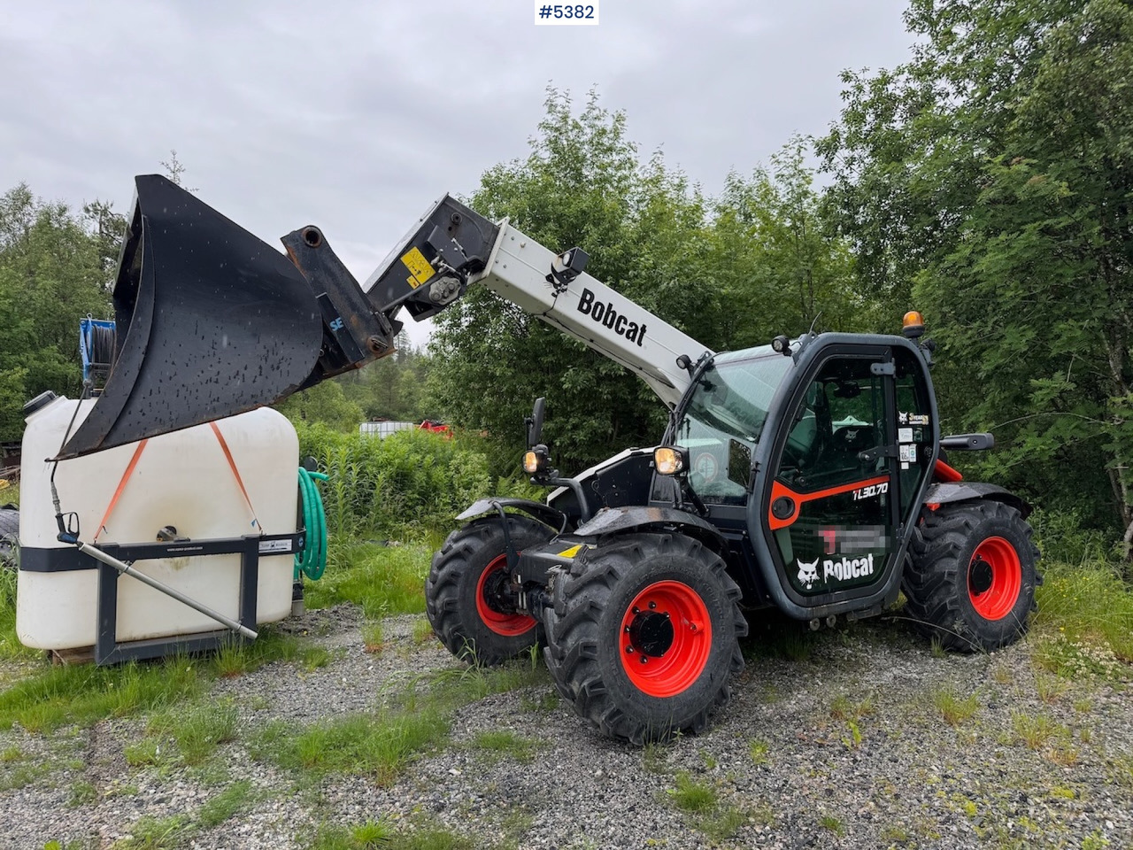 2021 Bobcat TL30.70DB m/ bucket, pallet fork and 4 chains. - Навантажувач вилковий: фото 1 2021 Bobcat TL30.70DB m/ bucket, pallet fork and 4 chains. - Навантажувач вилковий: фото 1