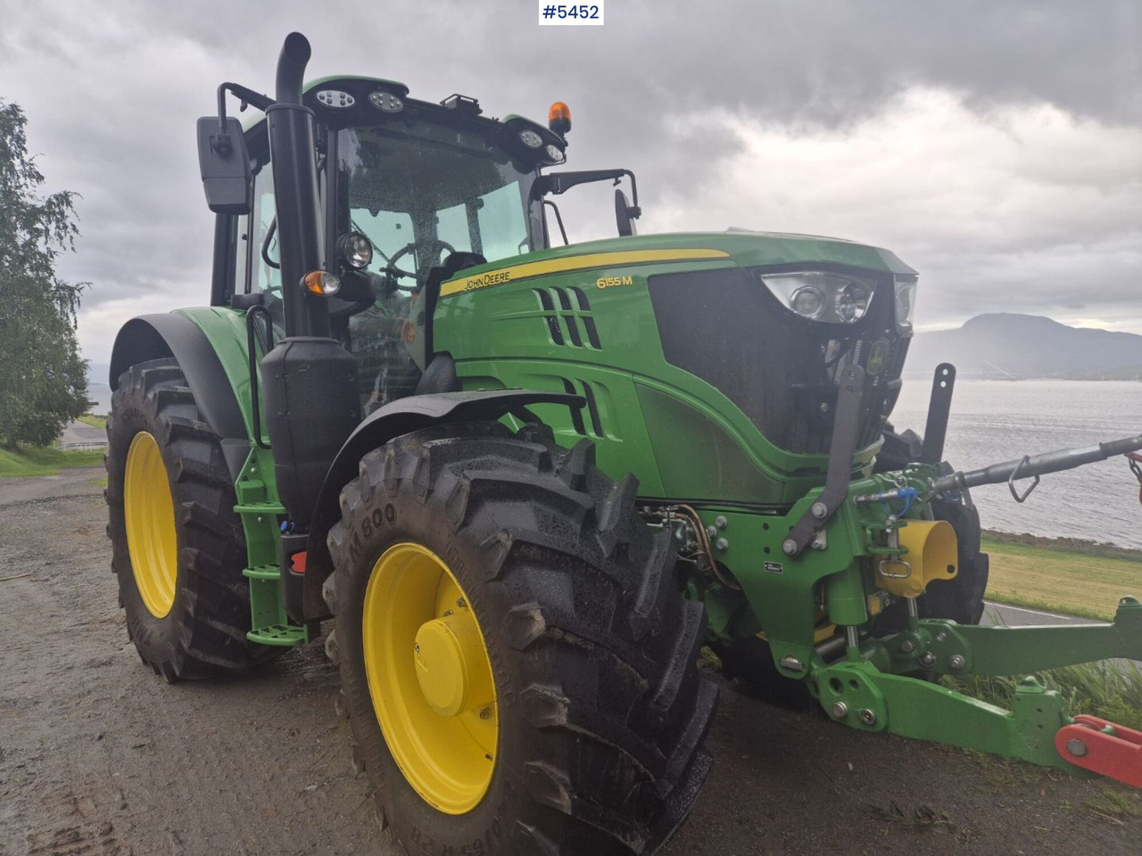 2024 John Deere 6155M w/ front hydraulics & PTO - Трактор: фото 1 2024 John Deere 6155M w/ front hydraulics & PTO - Трактор: фото 1