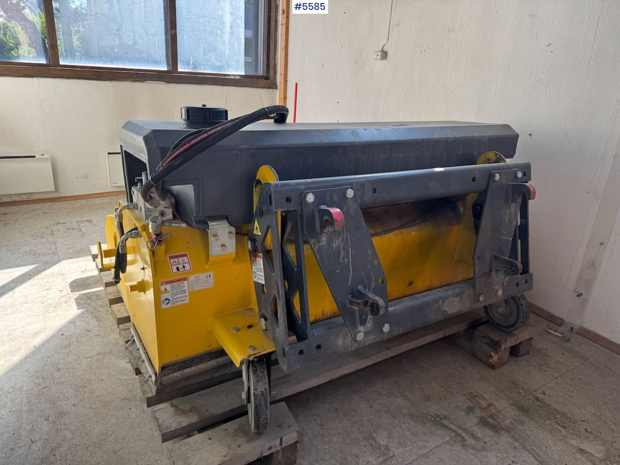 2019 Vama EHK A 2000 sweeper with collector - Інша техніка: фото 2 2019 Vama EHK A 2000 sweeper with collector - Інша техніка: фото 2