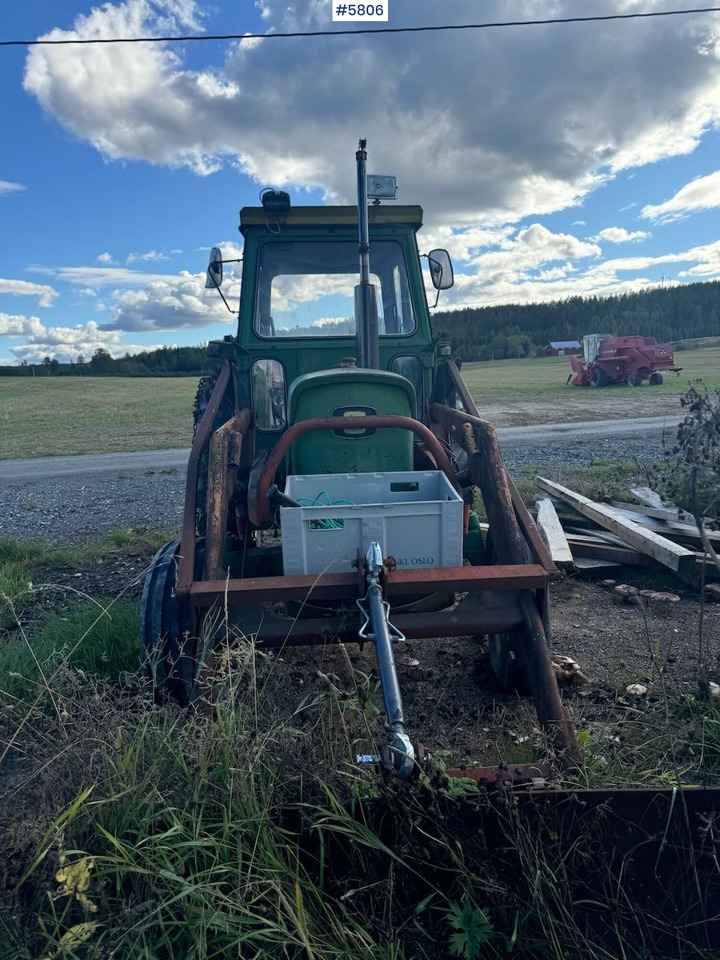 John Deere 2130 - Трактор: фото 5 John Deere 2130 - Трактор: фото 5