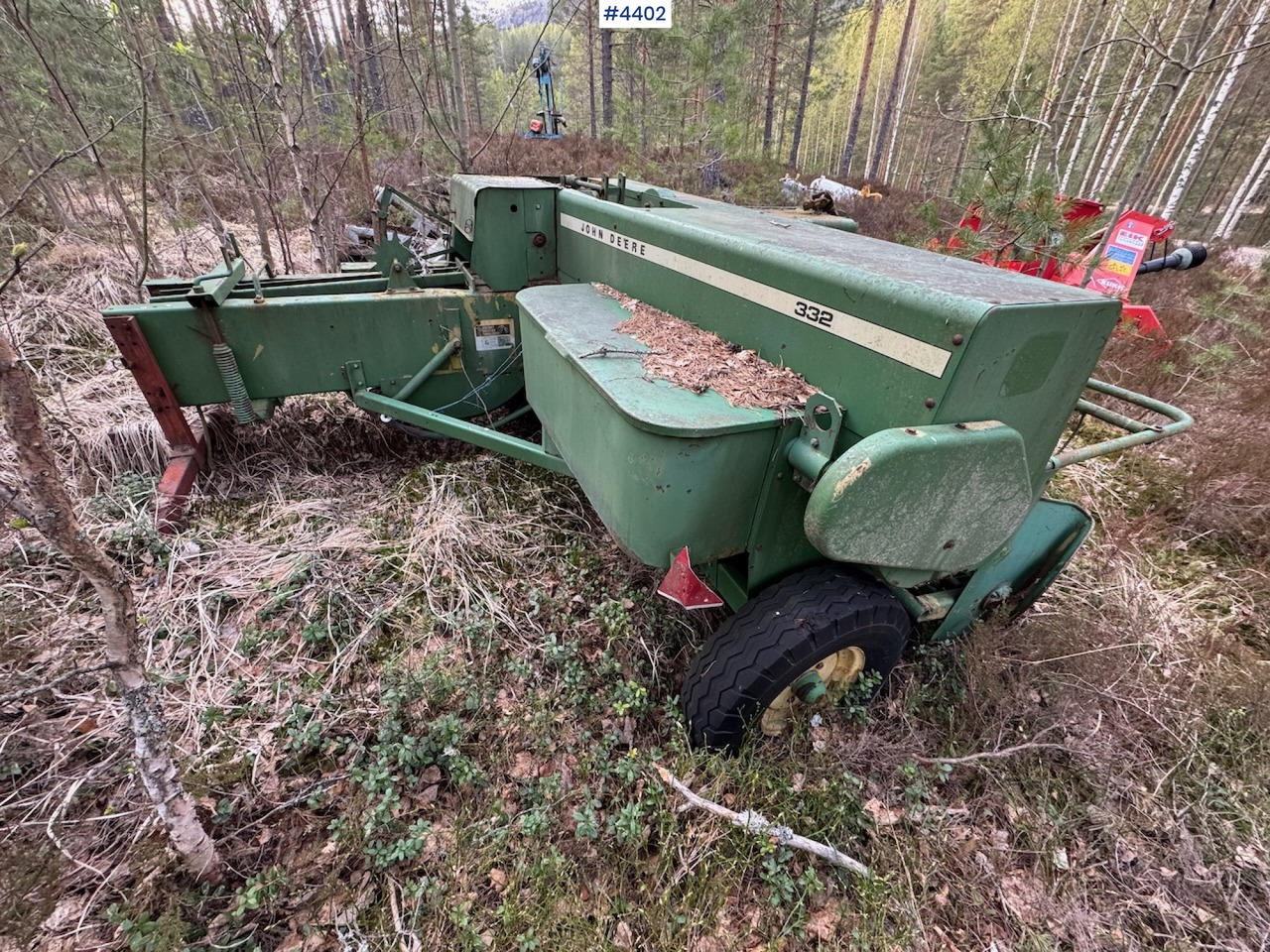 John Deere 332 Square Baler - Техніка для сінозаготівлі: фото 4 John Deere 332 Square Baler - Техніка для сінозаготівлі: фото 4