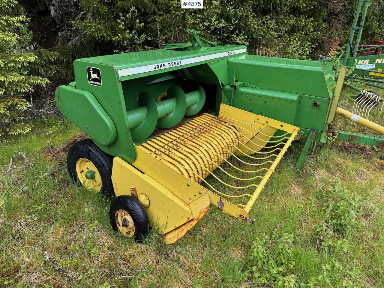 John Deere 332A square baler - Техніка для сінозаготівлі: фото 2 John Deere 332A square baler - Техніка для сінозаготівлі: фото 2
