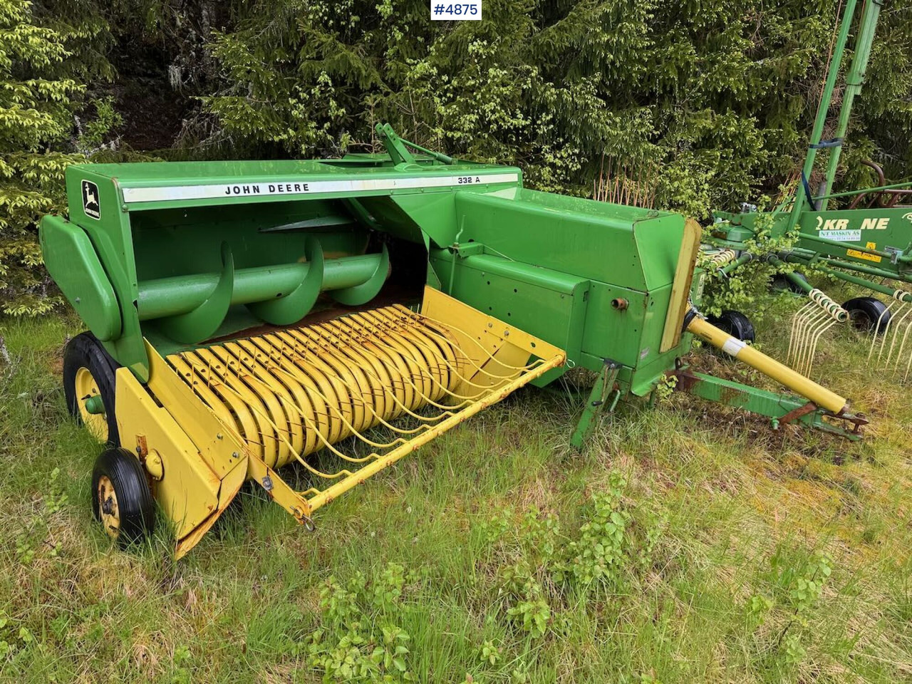 John Deere 332A square baler - Техніка для сінозаготівлі: фото 1 John Deere 332A square baler - Техніка для сінозаготівлі: фото 1