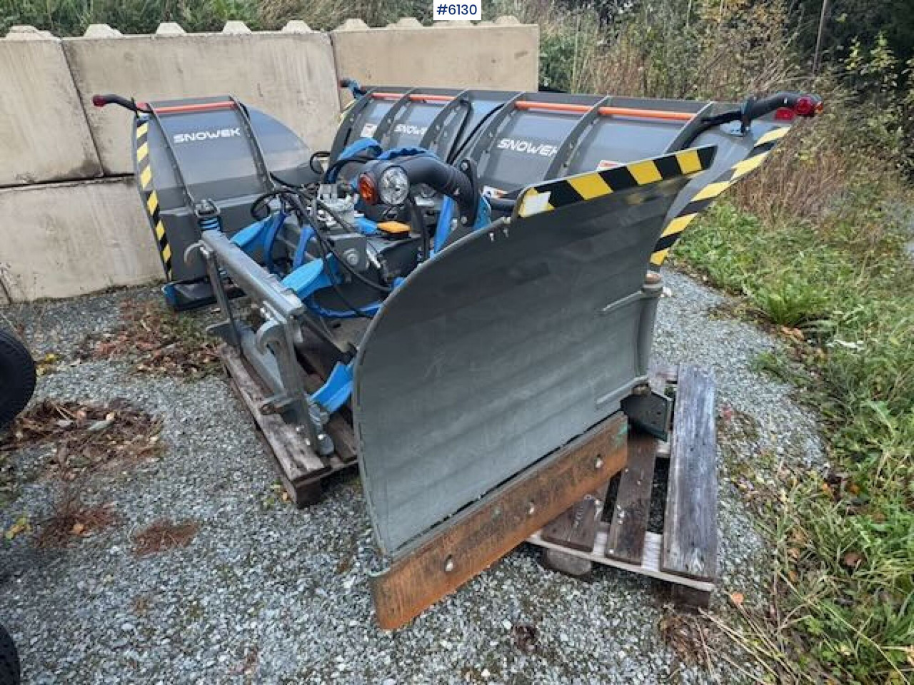 2023 Snowek U420 U-plow w/ remote control! - Комунальна/ Спеціальна техніка: фото 4 2023 Snowek U420 U-plow w/ remote control! - Комунальна/ Спеціальна техніка: фото 4