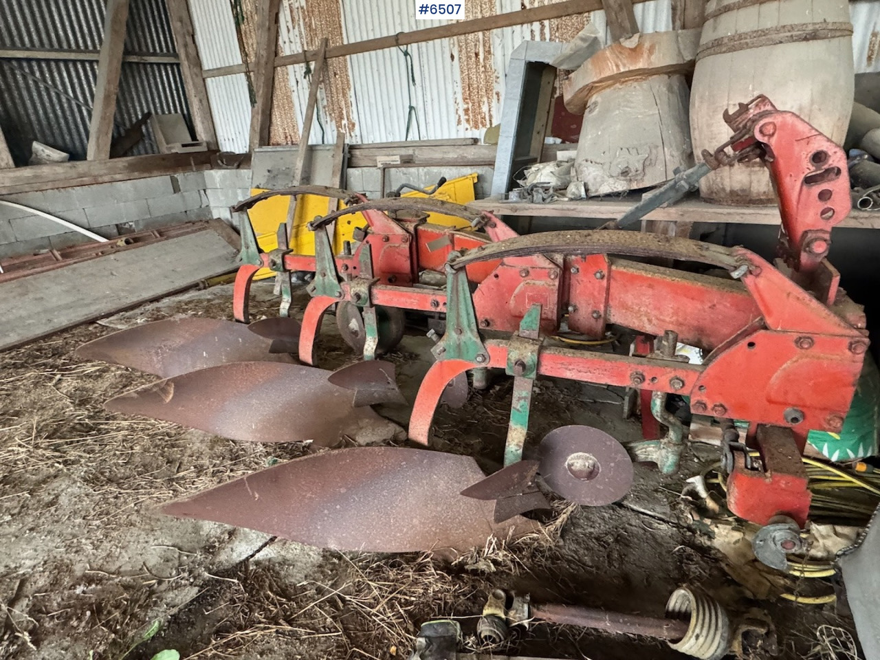 Kverneland 3-furrow plough - Техніка для обробки ґрунту: фото 4 Kverneland 3-furrow plough - Техніка для обробки ґрунту: фото 4