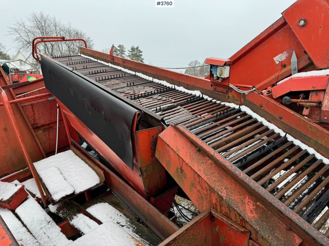 Картоплезбиральний комбайн Kverneland N2100 Potetopptaker with Kverneland desmantling machine.: фото 17