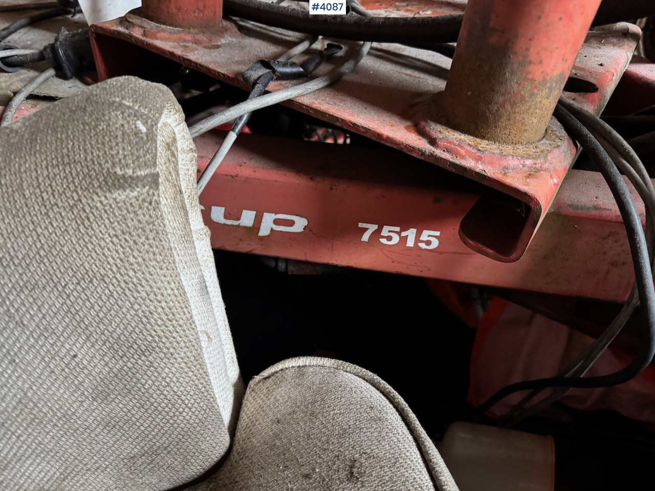 Техніка для сінозаготівлі Kverneland Taarup 7515 Round Bale Wrapper: фото 8 Техніка для сінозаготівлі Kverneland Taarup 7515 Round Bale Wrapper: фото 8