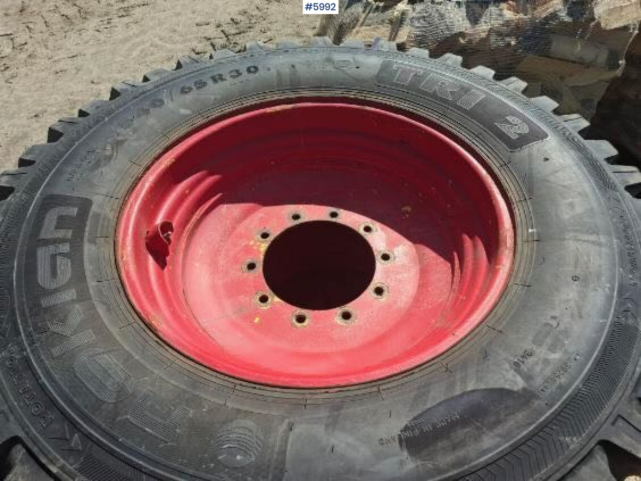 Nokian TRI2 2stk dekk på felg 540/65R30 - Колесо: фото 1 Nokian TRI2 2stk dekk på felg 540/65R30 - Колесо: фото 1