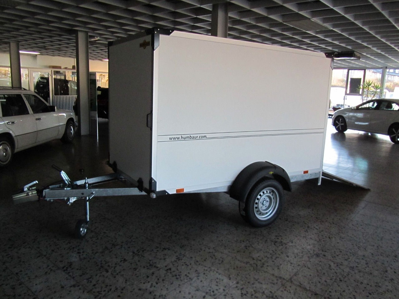 Humbaur HK 132513-15P Überfahrwand Kofferanhänger Flex - Закритий кузов причіп: фото 4 Humbaur HK 132513-15P Überfahrwand Kofferanhänger Flex - Закритий кузов причіп: фото 4