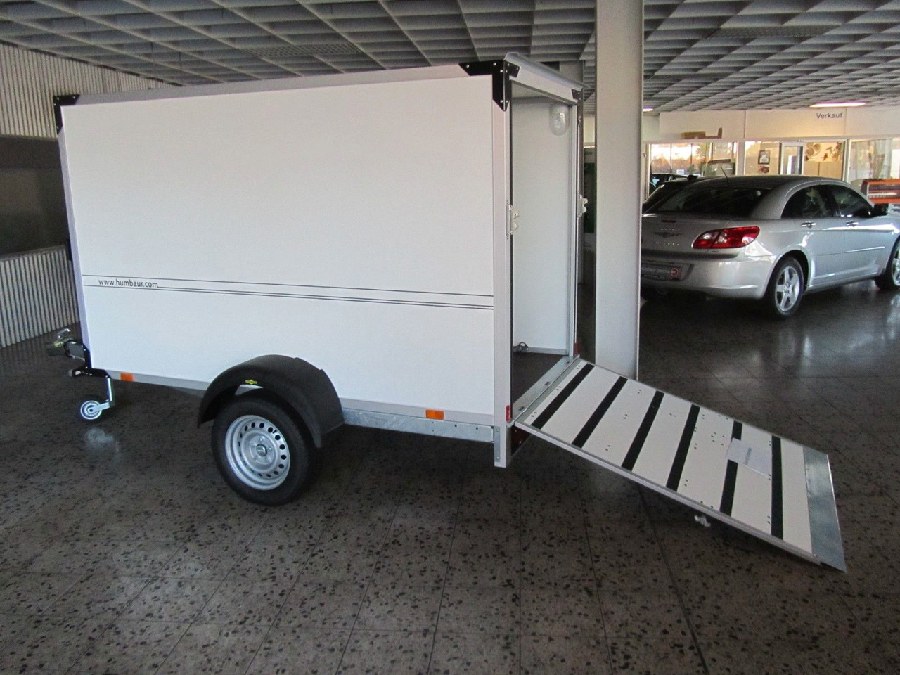 Humbaur HK 132513-15P Überfahrwand Kofferanhänger Flex - Закритий кузов причіп: фото 3 Humbaur HK 132513-15P Überfahrwand Kofferanhänger Flex - Закритий кузов причіп: фото 3