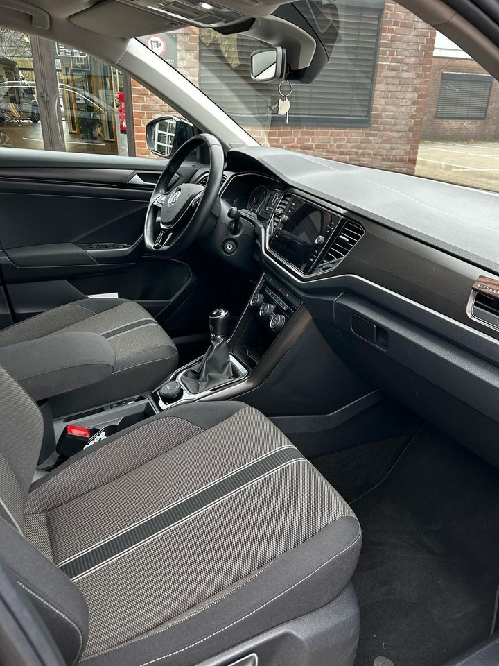 Volkswagen T-Roc Style - Позашляховик: фото 3 Volkswagen T-Roc Style - Позашляховик: фото 3