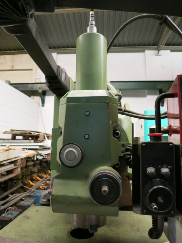 RECKERMANN UNI 1000 - Фрезерний верстат: фото 4 RECKERMANN UNI 1000 - Фрезерний верстат: фото 4