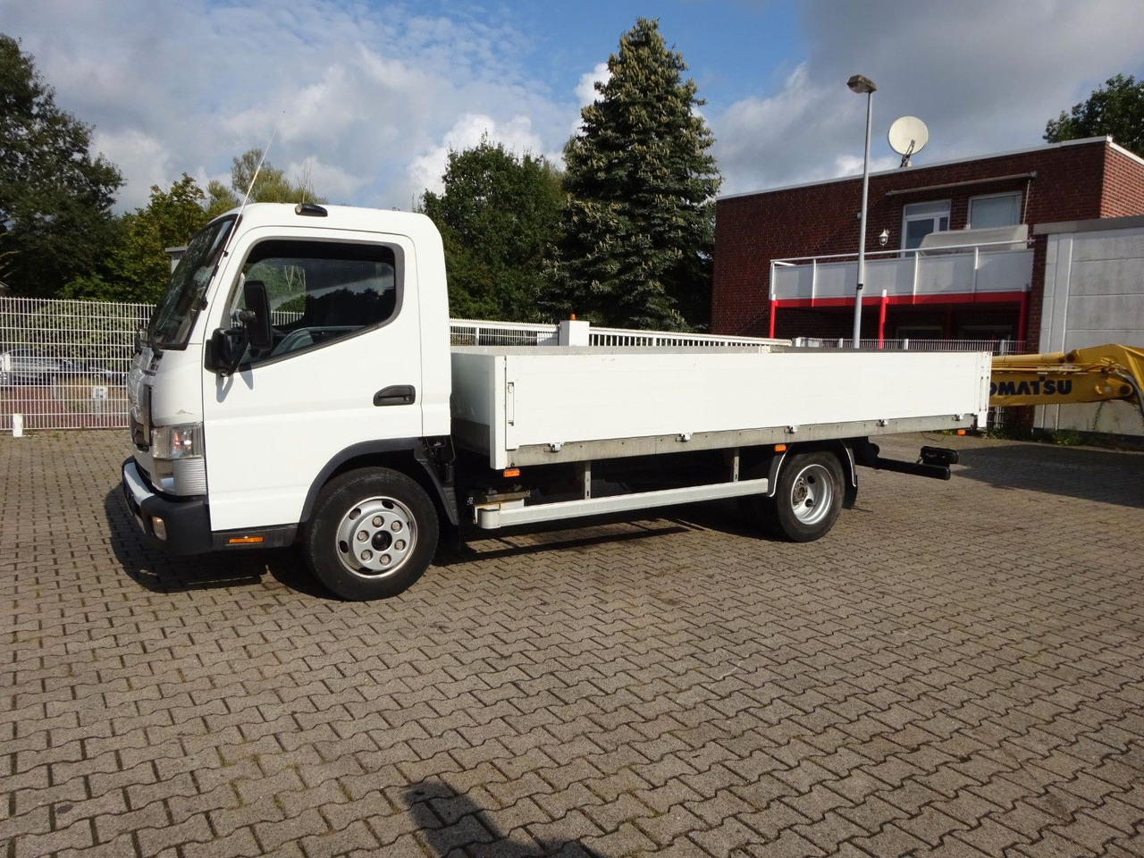 FUSO CANTER 7C15 Pritsche 4x2 - Легка бортова вантажівка: фото 4 FUSO CANTER 7C15 Pritsche 4x2 - Легка бортова вантажівка: фото 4