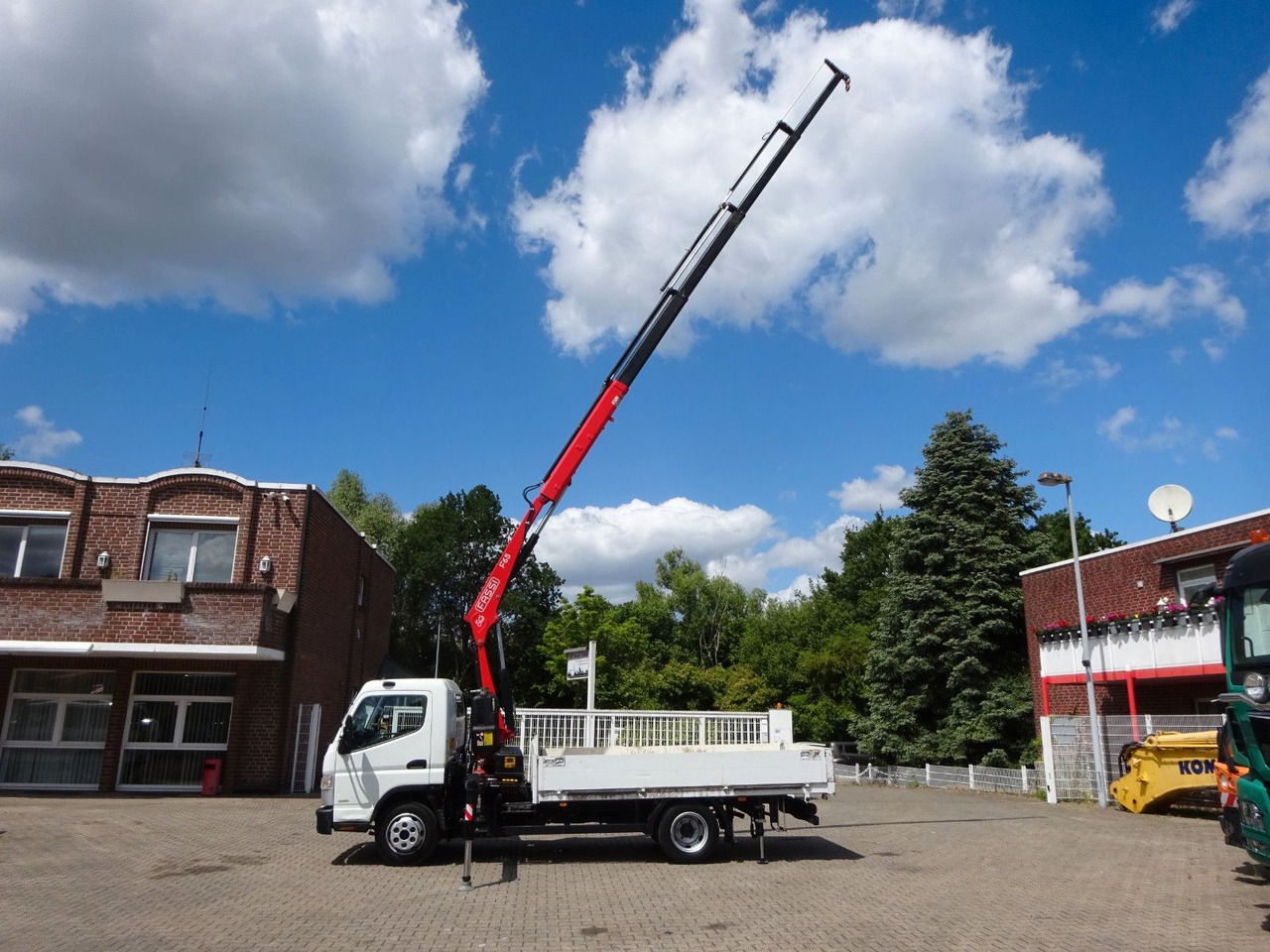 FUSO Canter 7C15 mit FASSI F65A Kran - Вантажівка з маніпулятором, Бортова вантажівка/ Платформа: фото 3 FUSO Canter 7C15 mit FASSI F65A Kran - Вантажівка з маніпулятором, Бортова вантажівка/ Платформа: фото 3