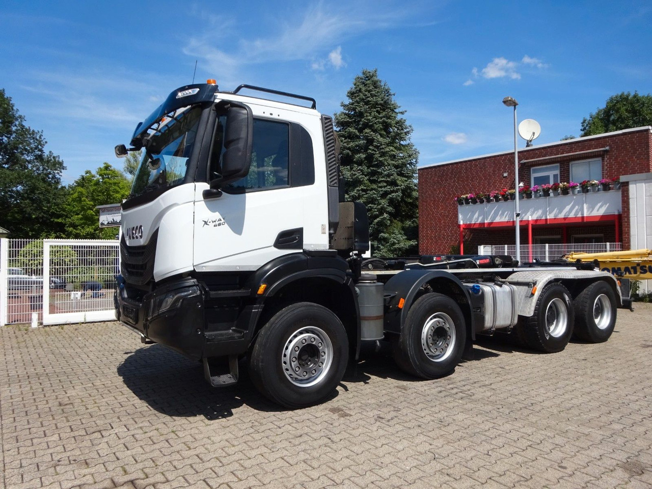 Iveco X-WAY 480 HIAB ABROLLER 8x4 - Гаковий мультиліфт вантажівка: фото 4 Iveco X-WAY 480 HIAB ABROLLER 8x4 - Гаковий мультиліфт вантажівка: фото 4