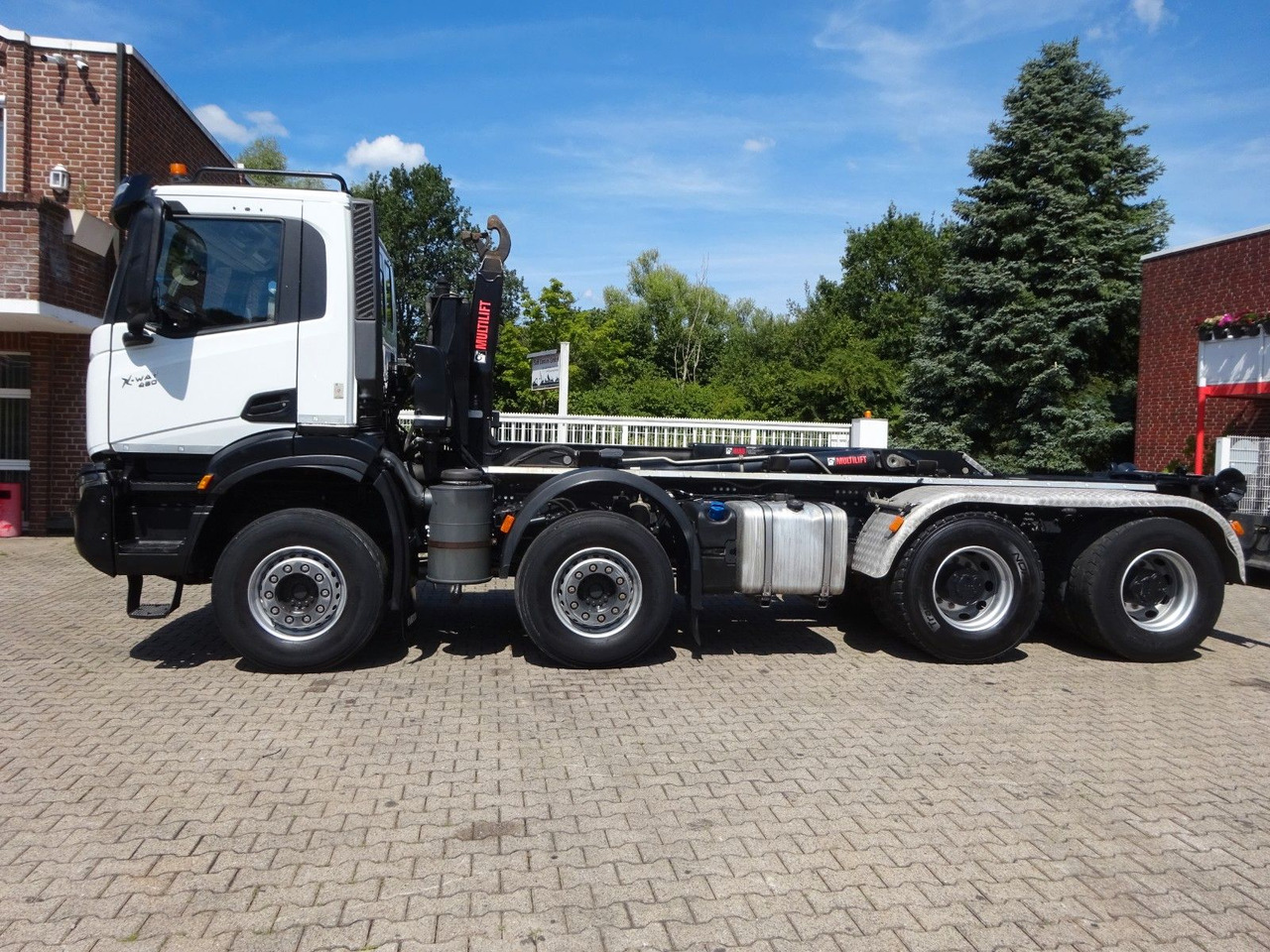 Iveco X-WAY 480 HIAB ABROLLER 8x4 - Гаковий мультиліфт вантажівка: фото 5 Iveco X-WAY 480 HIAB ABROLLER 8x4 - Гаковий мультиліфт вантажівка: фото 5