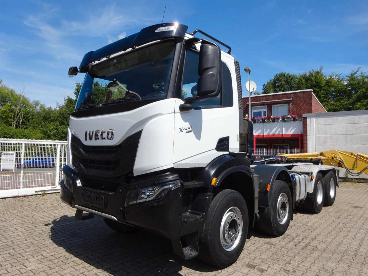 Iveco X-WAY 480 HIAB ABROLLER 8x4 - Гаковий мультиліфт вантажівка: фото 3 Iveco X-WAY 480 HIAB ABROLLER 8x4 - Гаковий мультиліфт вантажівка: фото 3
