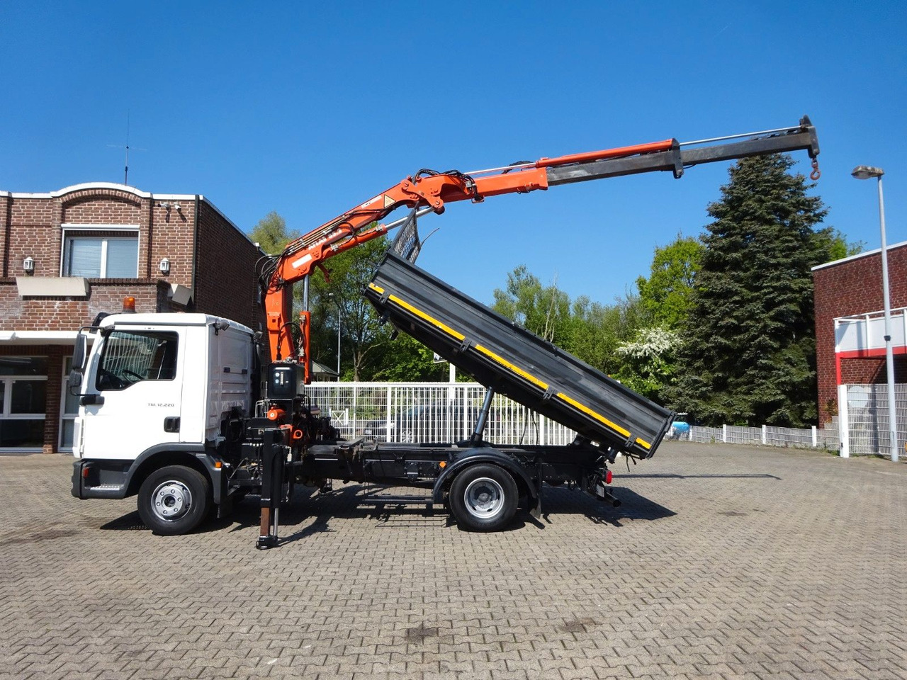 MAN 12.220 TGS + Atlas 85.2 Kran 4x2 - Самоскид вантажівка, Вантажівка з маніпулятором: фото 4 MAN 12.220 TGS + Atlas 85.2 Kran 4x2 - Самоскид вантажівка, Вантажівка з маніпулятором: фото 4