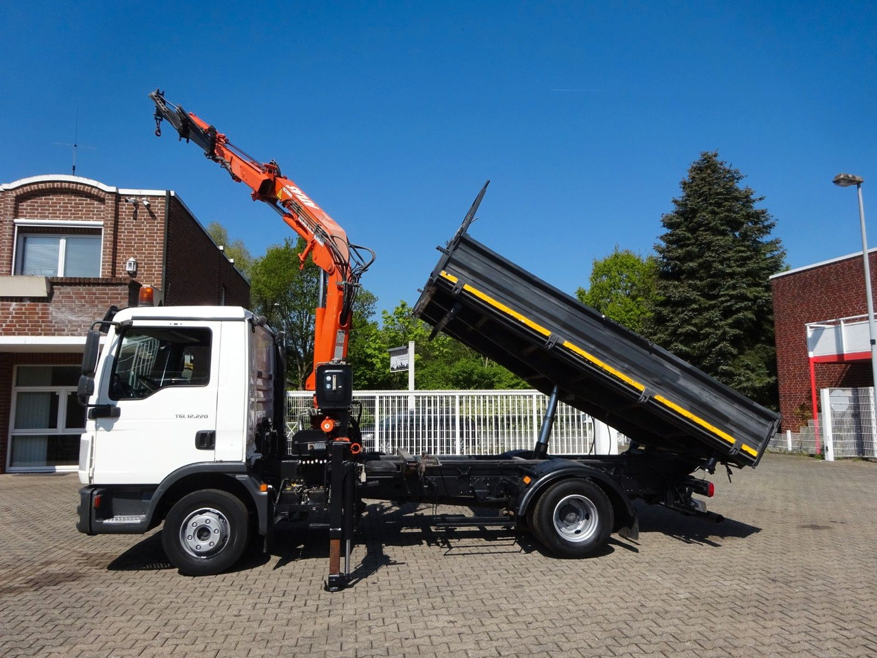 MAN 12.220 TGS + Atlas 85.2 Kran 4x2 - Самоскид вантажівка, Вантажівка з маніпулятором: фото 2 MAN 12.220 TGS + Atlas 85.2 Kran 4x2 - Самоскид вантажівка, Вантажівка з маніпулятором: фото 2