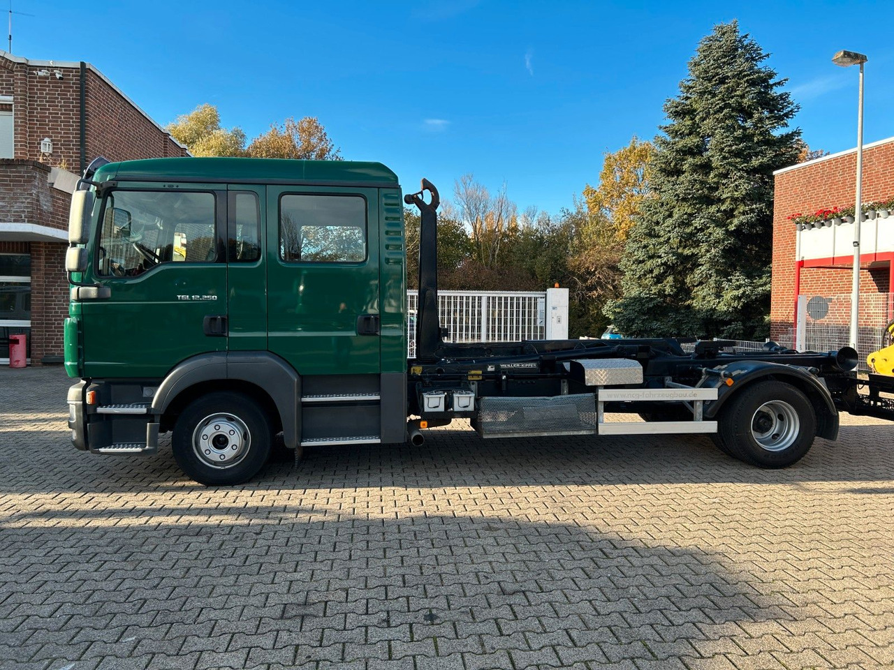 MAN 12.250 Doppelkabine Abroller - Гаковий мультиліфт вантажівка: фото 2 MAN 12.250 Doppelkabine Abroller - Гаковий мультиліфт вантажівка: фото 2