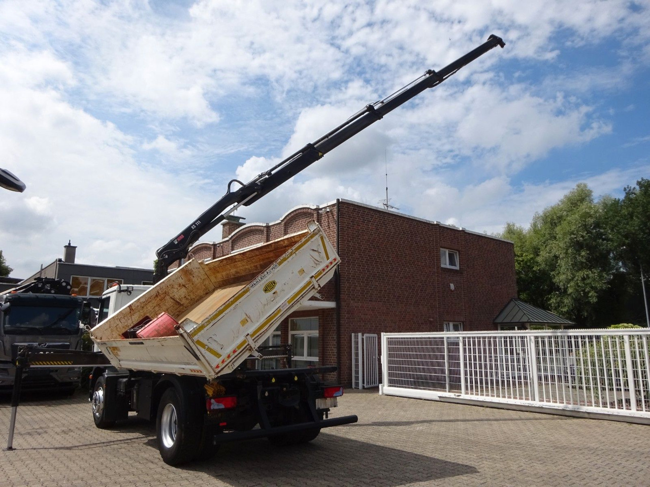 MAN 15.290 TGM 3Skipper + HIAB 111-B3 HIDUO Kran 4x2 - Самоскид вантажівка, Вантажівка з маніпулятором: фото 5 MAN 15.290 TGM 3Skipper + HIAB 111-B3 HIDUO Kran 4x2 - Самоскид вантажівка, Вантажівка з маніпулятором: фото 5