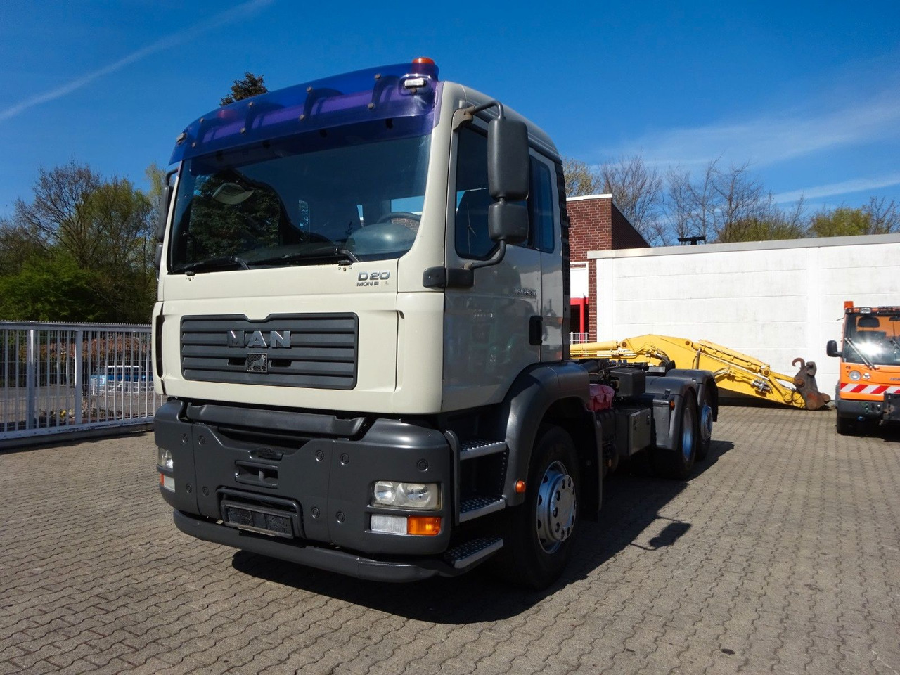 MAN 26.310 TGA Knickbarer Haken mit Lift+Lenkachse - Гаковий мультиліфт вантажівка: фото 1 MAN 26.310 TGA Knickbarer Haken mit Lift+Lenkachse - Гаковий мультиліфт вантажівка: фото 1
