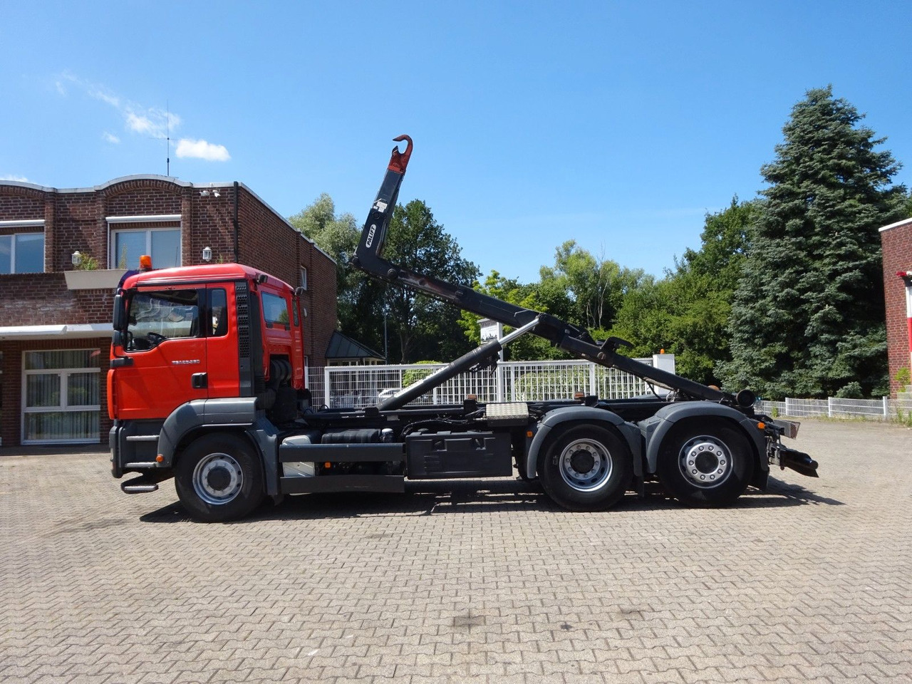 MAN 26.360 TGA PALFINGER Abroller 6x2-4 Hydrodrive - Гаковий мультиліфт вантажівка: фото 2 MAN 26.360 TGA PALFINGER Abroller 6x2-4 Hydrodrive - Гаковий мультиліфт вантажівка: фото 2