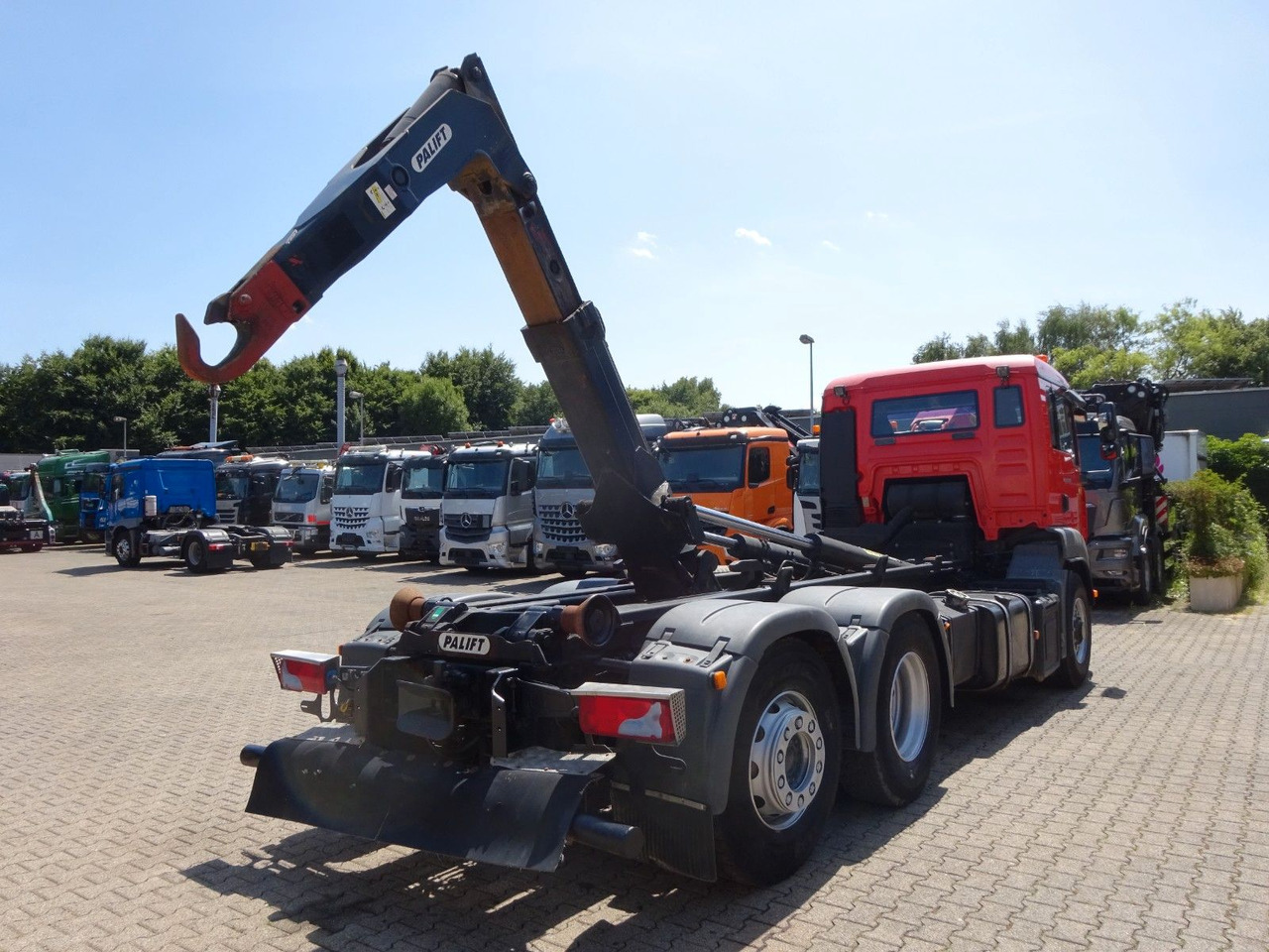 MAN 26.360 TGA PALFINGER Abroller 6x2-4 Hydrodrive - Гаковий мультиліфт вантажівка: фото 5 MAN 26.360 TGA PALFINGER Abroller 6x2-4 Hydrodrive - Гаковий мультиліфт вантажівка: фото 5