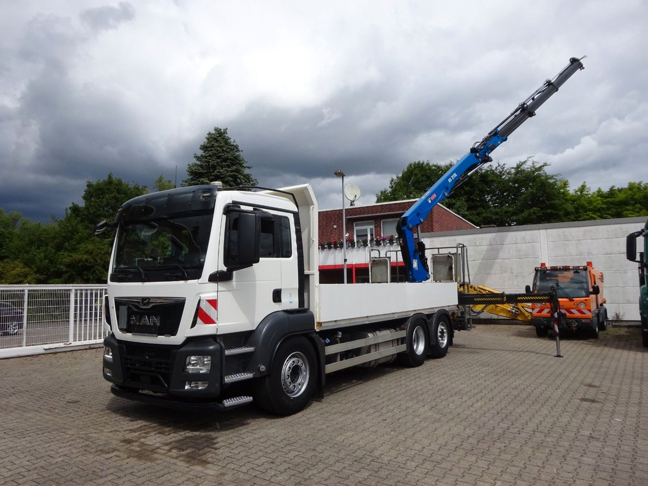 MAN 26.420 TGS Pritsche + HIAB 211 HIPRO Kran - Бортова вантажівка/ Платформа, Вантажівка з маніпулятором: фото 4 MAN 26.420 TGS Pritsche + HIAB 211 HIPRO Kran - Бортова вантажівка/ Платформа, Вантажівка з маніпулятором: фото 4