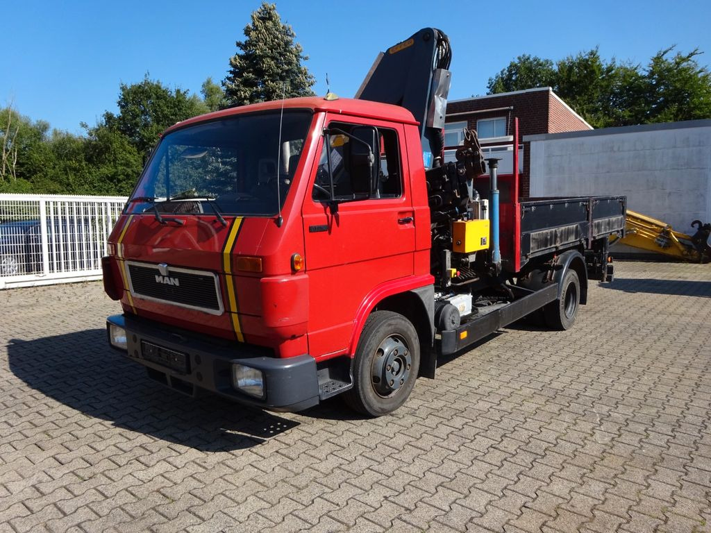 MAN 9.150 Pritsche + Effer 953S Dachdeckerkran 4x2 - Вантажівка з маніпулятором, Бортова вантажівка/ Платформа: фото 1 MAN 9.150 Pritsche + Effer 953S Dachdeckerkran 4x2 - Вантажівка з маніпулятором, Бортова вантажівка/ Платформа: фото 1