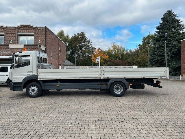 Mercedes-Benz 1527 Atego Pritsche 4x2 - Бортова вантажівка/ Платформа: фото 3 Mercedes-Benz 1527 Atego Pritsche 4x2 - Бортова вантажівка/ Платформа: фото 3