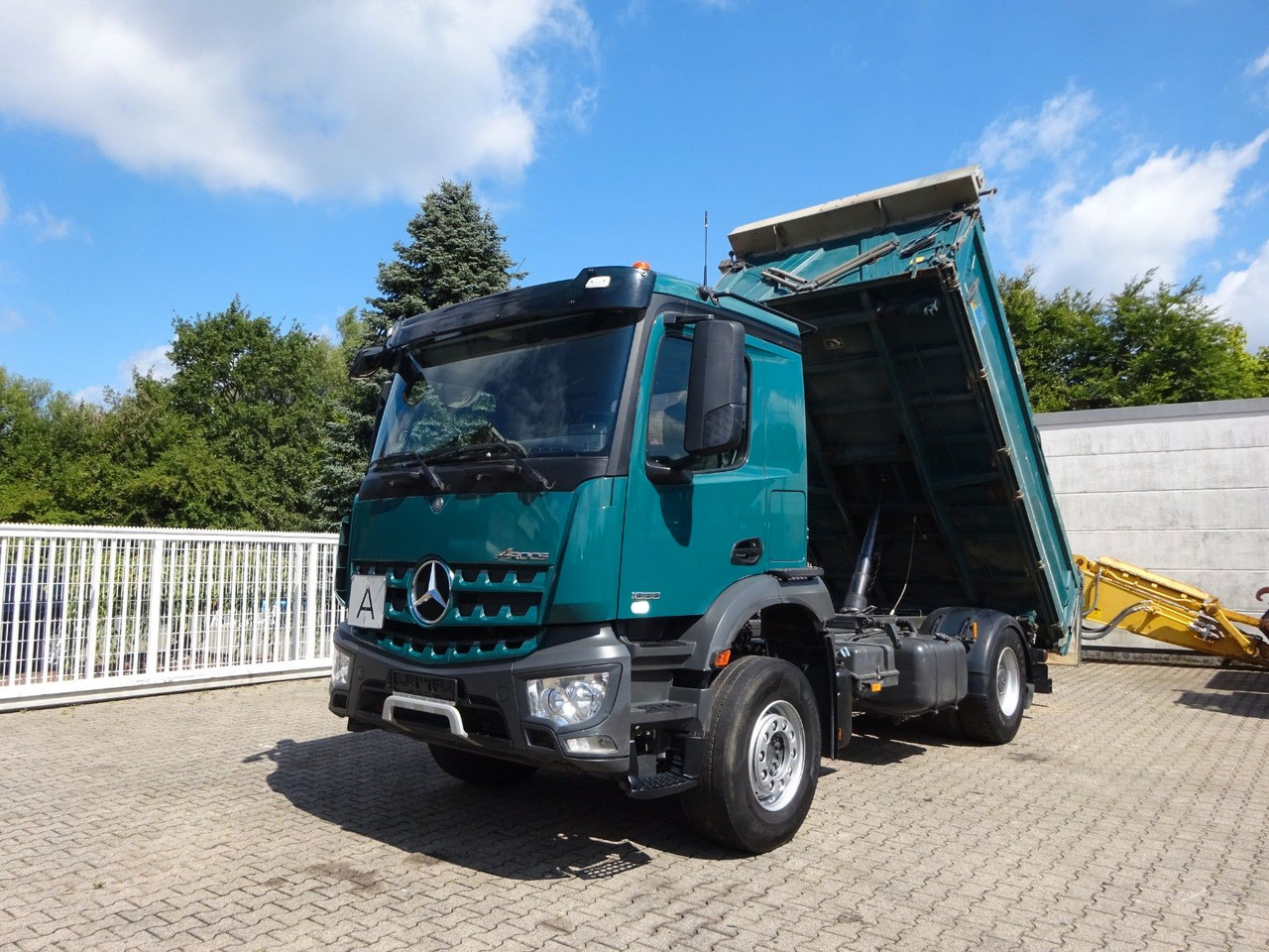 Mercedes-Benz 1833 Actros MEILLER 3Skipper 4x2 - Самоскид вантажівка: фото 1 Mercedes-Benz 1833 Actros MEILLER 3Skipper 4x2 - Самоскид вантажівка: фото 1