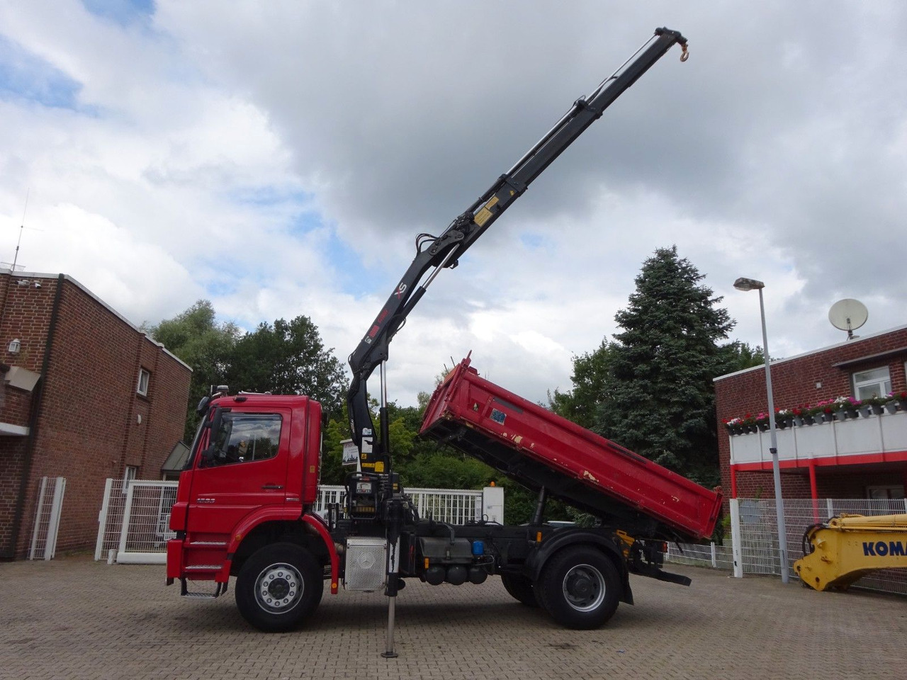 Mercedes-Benz 1833 Axor Meiller 3Skipper +HIAB 111 HIDUO +Funk - Самоскид вантажівка, Вантажівка з маніпулятором: фото 1 Mercedes-Benz 1833 Axor Meiller 3Skipper +HIAB 111 HIDUO +Funk - Самоскид вантажівка, Вантажівка з маніпулятором: фото 1