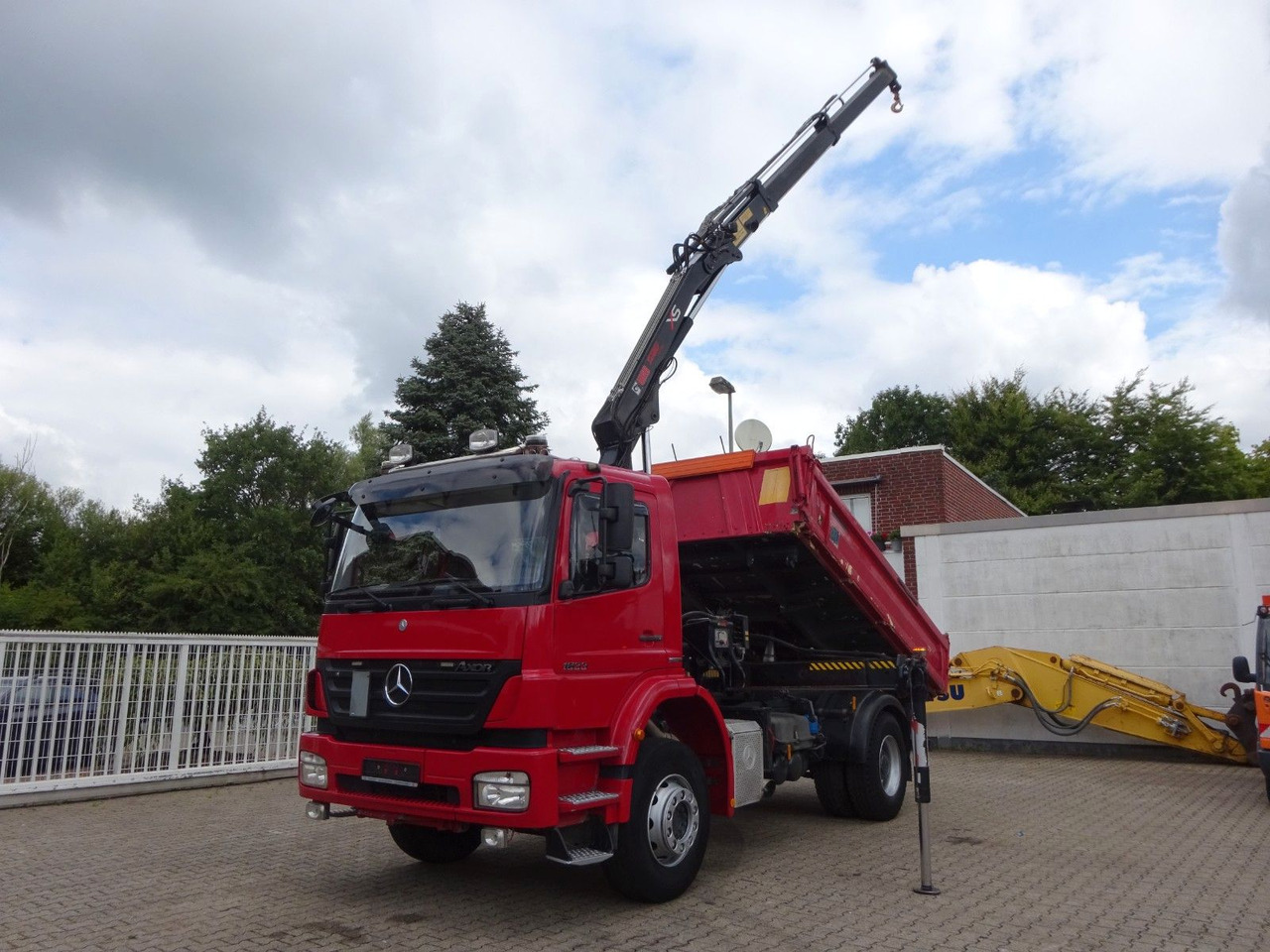 Mercedes-Benz 1833 Axor Meiller 3Skipper +HIAB 111 HIDUO +Funk - Самоскид вантажівка, Вантажівка з маніпулятором: фото 3 Mercedes-Benz 1833 Axor Meiller 3Skipper +HIAB 111 HIDUO +Funk - Самоскид вантажівка, Вантажівка з маніпулятором: фото 3