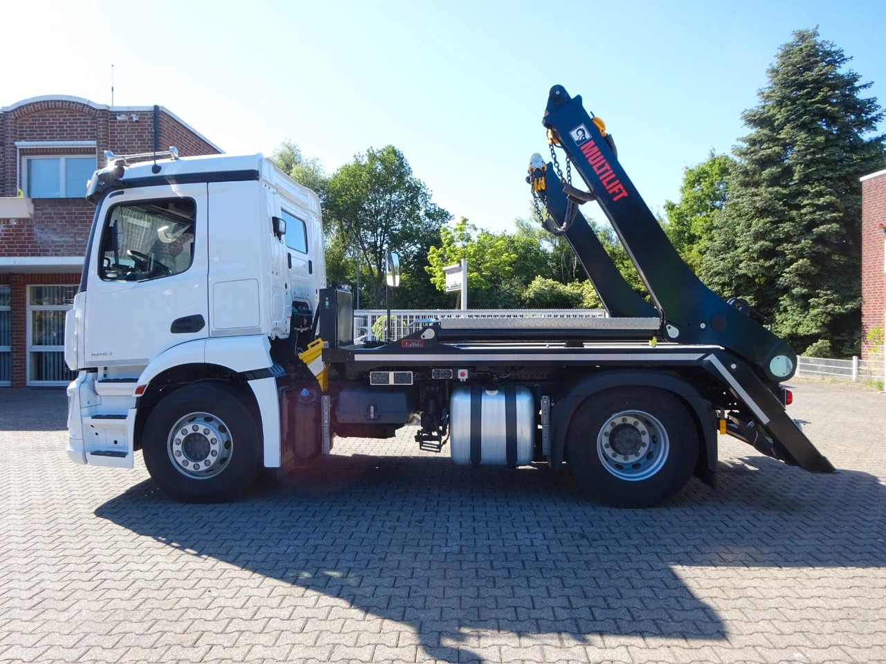 Mercedes-Benz 1840 Actros Absetzkipper NEUFAHRZEUG mit 1645 km - Самоскид вантажівка: фото 2 Mercedes-Benz 1840 Actros Absetzkipper NEUFAHRZEUG mit 1645 km - Самоскид вантажівка: фото 2