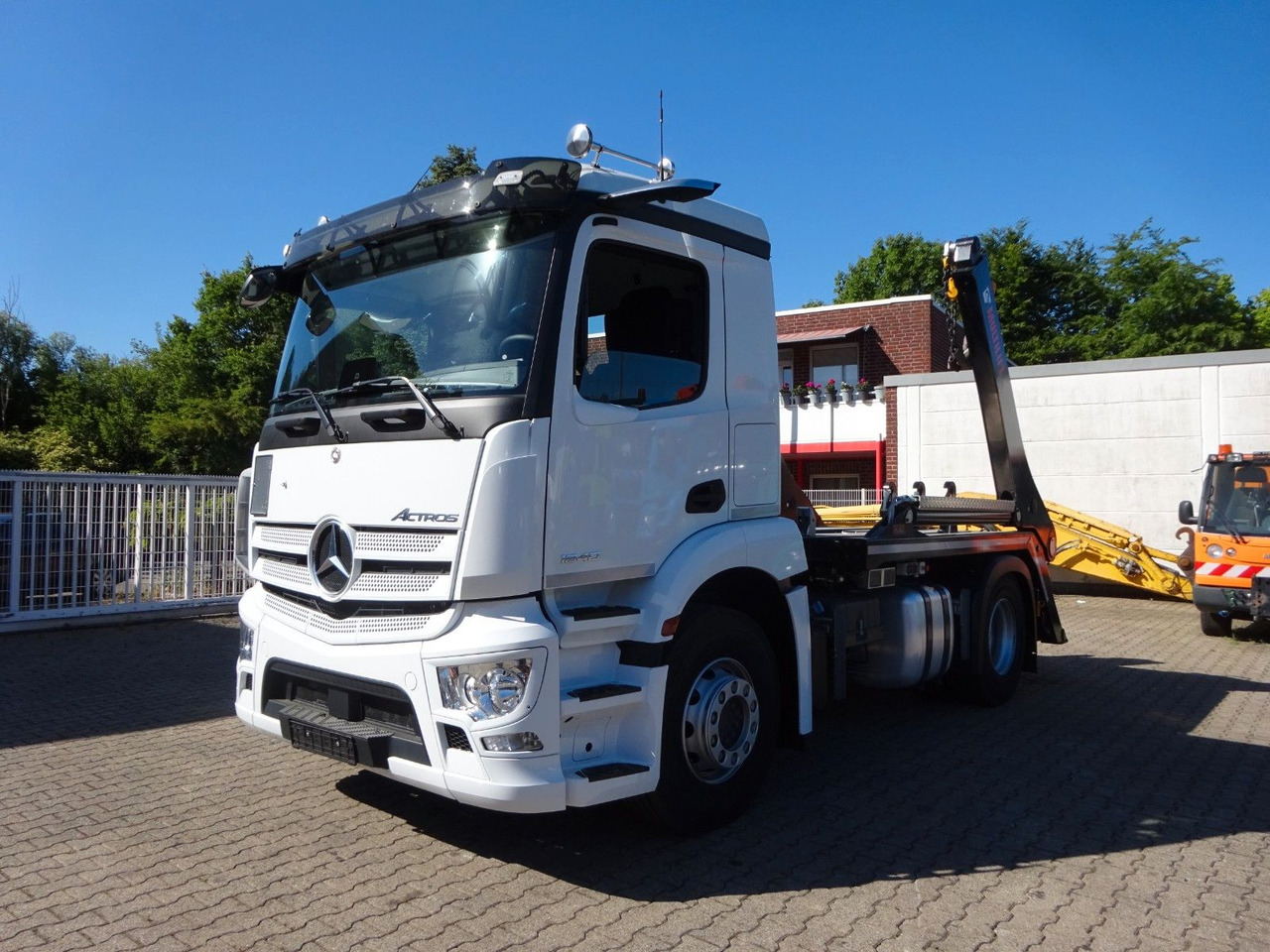 Mercedes-Benz 1840 Actros Absetzkipper NEUFAHRZEUG mit 1645 km - Самоскид вантажівка: фото 1 Mercedes-Benz 1840 Actros Absetzkipper NEUFAHRZEUG mit 1645 km - Самоскид вантажівка: фото 1