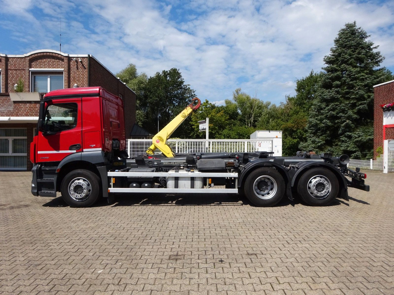 Mercedes-Benz 2532 ANTOS MEILLER Abroller Lift+Lenkachse 6x2 - Гаковий мультиліфт вантажівка: фото 5 Mercedes-Benz 2532 ANTOS MEILLER Abroller Lift+Lenkachse 6x2 - Гаковий мультиліфт вантажівка: фото 5