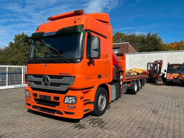 Mercedes-Benz 2541 Actros Plattform + FASSI Kran 6X2 - Вантажівка з маніпулятором: фото 1 Mercedes-Benz 2541 Actros Plattform + FASSI Kran 6X2 - Вантажівка з маніпулятором: фото 1