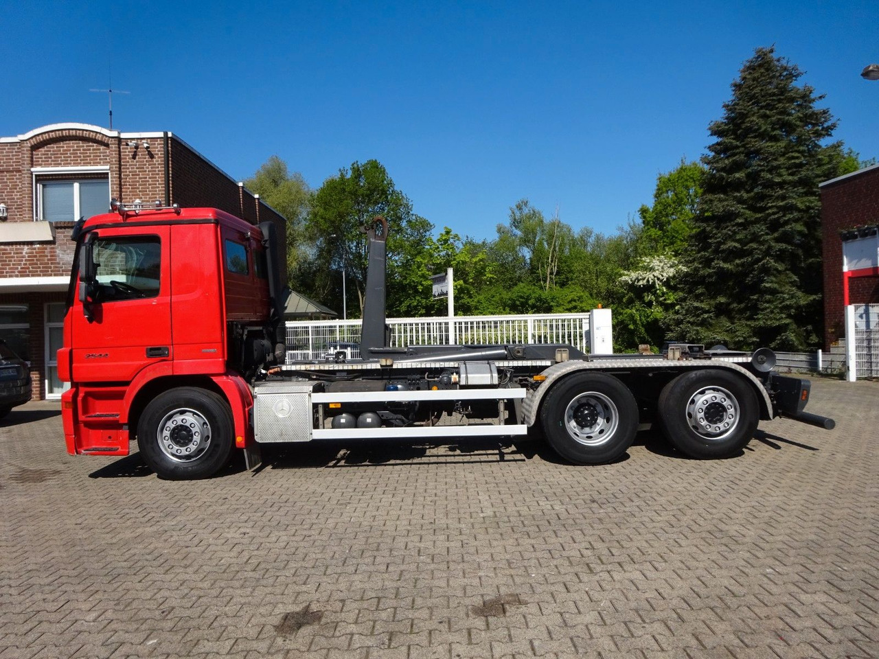 Mercedes-Benz 2544 Actros GERGEN Abroller + Lift-Lenkachse - Гаковий мультиліфт вантажівка: фото 5 Mercedes-Benz 2544 Actros GERGEN Abroller + Lift-Lenkachse - Гаковий мультиліфт вантажівка: фото 5