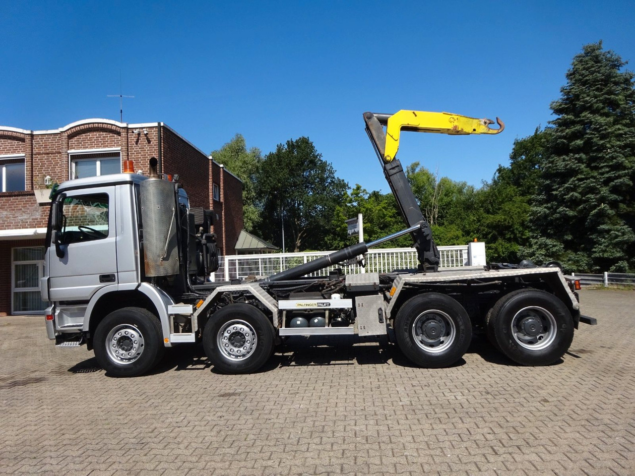 Mercedes-Benz 3244 Actros PALFINGER Abroller 8x4 - Гаковий мультиліфт вантажівка: фото 5 Mercedes-Benz 3244 Actros PALFINGER Abroller 8x4 - Гаковий мультиліфт вантажівка: фото 5