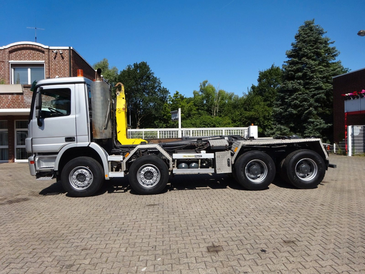 Mercedes-Benz 3244 Actros PALFINGER Abroller 8x4 - Гаковий мультиліфт вантажівка: фото 2 Mercedes-Benz 3244 Actros PALFINGER Abroller 8x4 - Гаковий мультиліфт вантажівка: фото 2