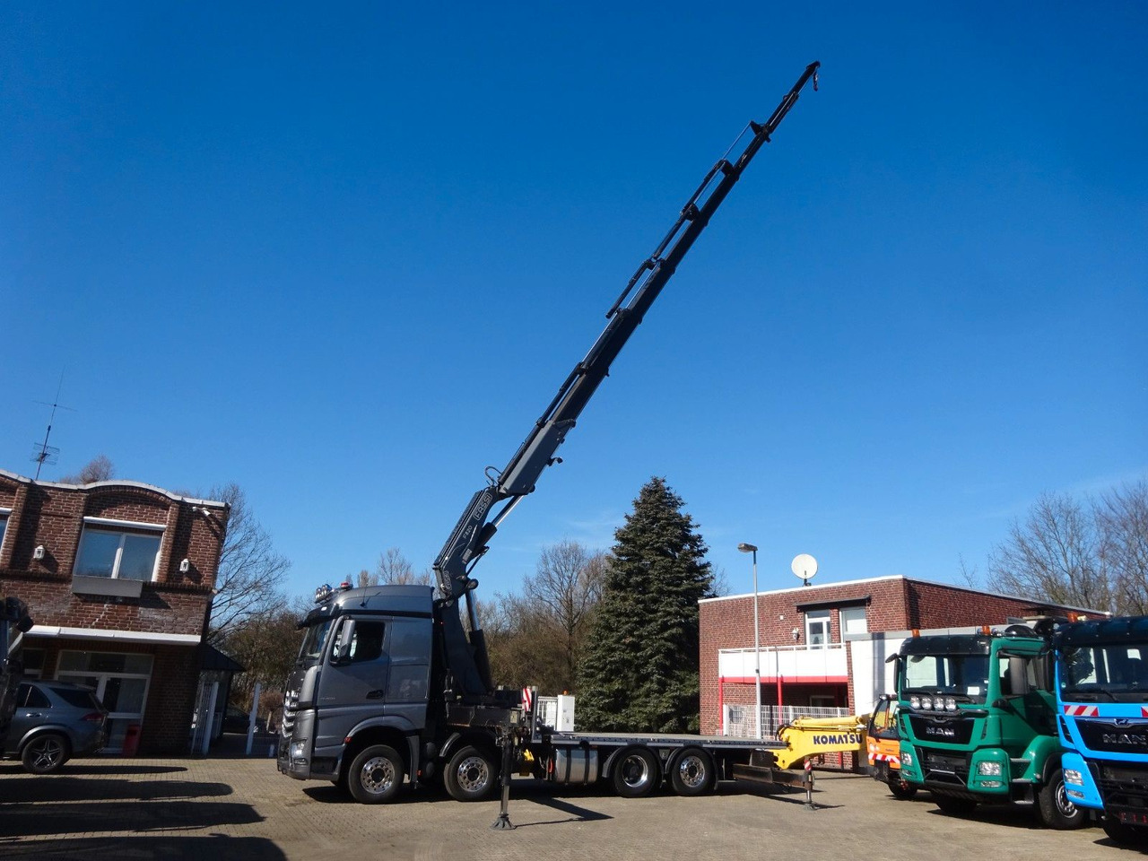 Mercedes-Benz 3453 Plattform + Fassi F820 Kran 8x2 Mercedes-Benz 3453 FASSI F820 Kran 8x Hydr. Ausschub - Вантажівка з маніпулятором, Бортова вантажівка/ Платформа: фото 3 Mercedes-Benz 3453 Plattform + Fassi F820 Kran 8x2 Mercedes-Benz 3453 FASSI F820 Kran 8x Hydr. Ausschub - Вантажівка з маніпулятором, Бортова вантажівка/ Платформа: фото 3
