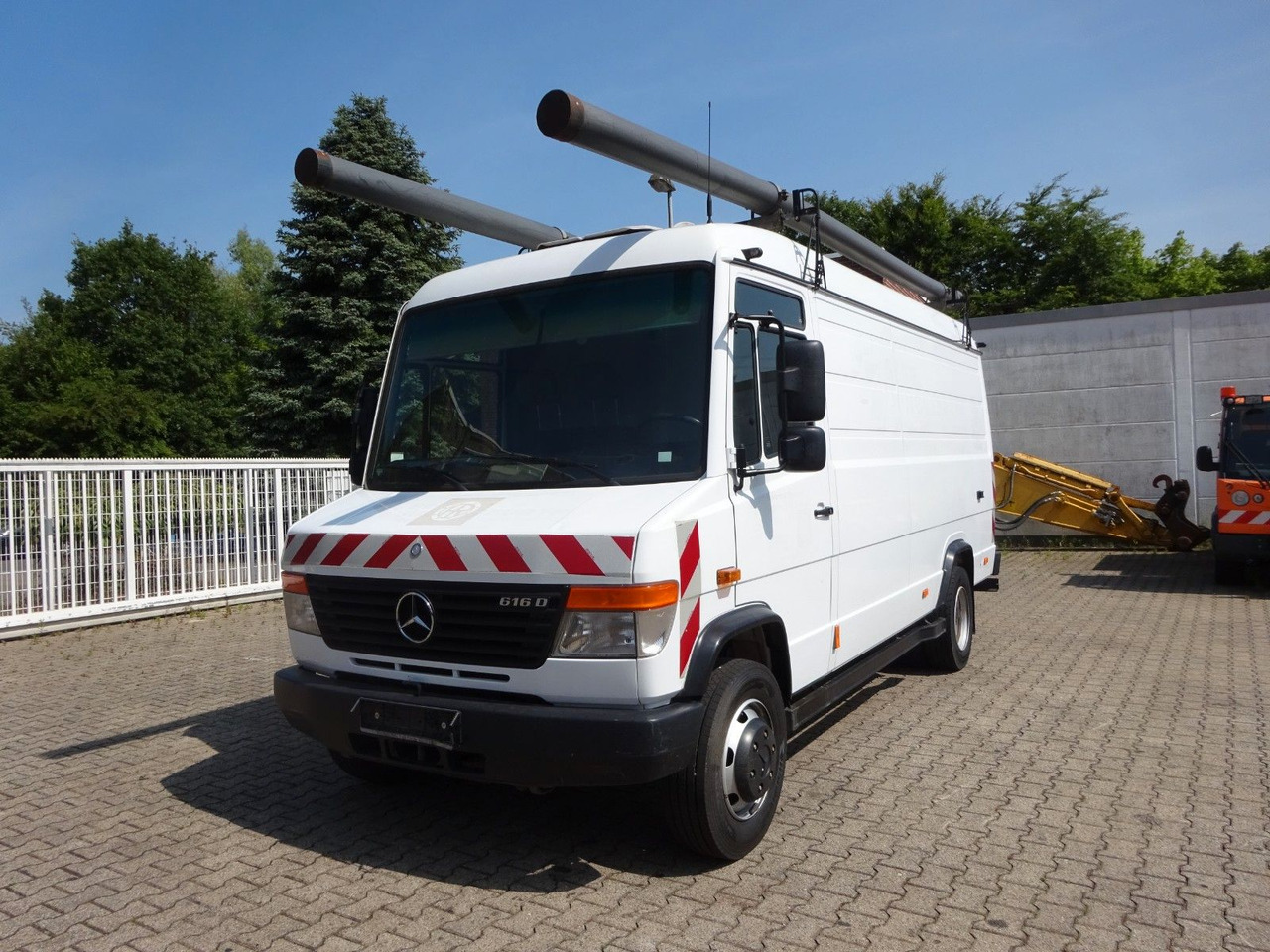 Mercedes-Benz 616D Vario Kastenwagen 4x2 - Суцільнометалевий фургон: фото 1 Mercedes-Benz 616D Vario Kastenwagen 4x2 - Суцільнометалевий фургон: фото 1