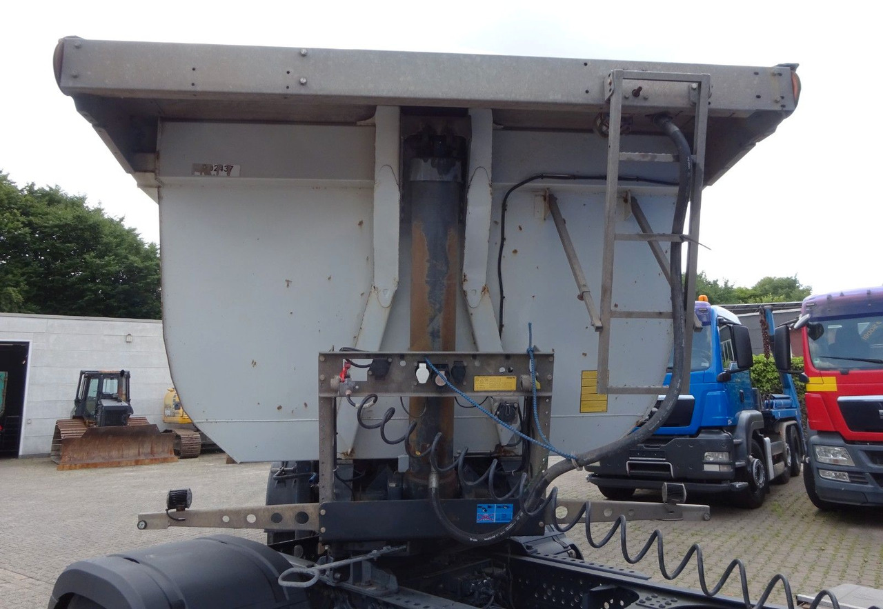 Schmitz Cargobull SGF S3 Kipp Auflieger Mulde mit 3 Achsen - Самоскид напівпричіп: фото 4 Schmitz Cargobull SGF S3 Kipp Auflieger Mulde mit 3 Achsen - Самоскид напівпричіп: фото 4